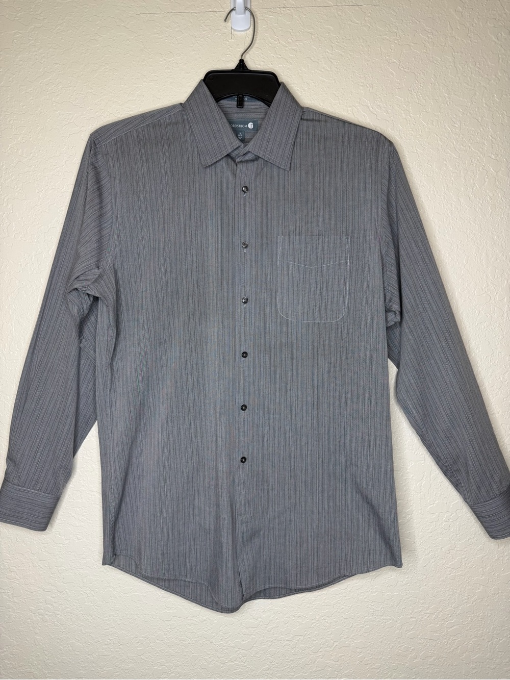Nordstrom men’s non iron gray striped Large Longsleeve shirt